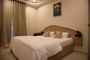 Heaven Crest - 127, Suites & Stays - Rom