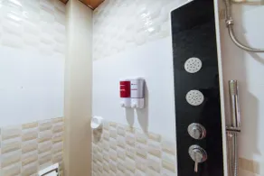 RedDoorz @ Lawaan Roxas City - Badezimmer