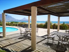 Cape Town Family Beachfront Apartment Leisure Bay - Pool