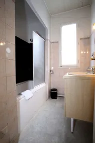 Logis Hôtel La Coupe D'or Lisieux - Salle de bain