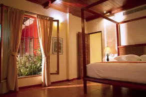 Estrada Hotel & Bistro - Room