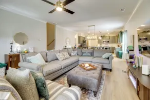 Large Patio w/ Fire Pit, Grill! Springfield Home - Interiör