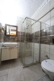 Rest Inn Hotel - Bathroom