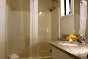 Anacortes Ship Harbor Inn - Salle de bain