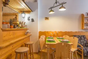 Agat Apartment - Spiseområde på rommet