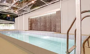 Treebo Premium Widlor Boutique with Swimming Pool - Pool