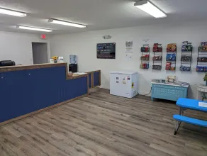Traders Inn Beach Club - Lobby