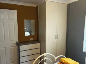 22 Two Little Ducks - Room