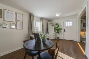 Charming Chandler Retreat w/ Furnished Patio! - Intérieur