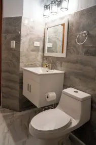 Hugo's Rental - Badezimmer