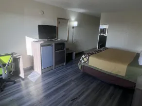 Super 8 by Wyndham Ft Stockton - Room