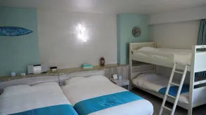 Sky Ocean Ishigaki - 8-Room Beachfront Family Run Eco Hotel - Zimmer