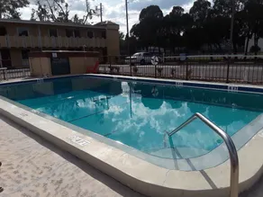 Budget Lodge Mount Dora - Piscine