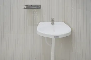 Hotel O near Transmart Padang formerly Sulaiman Residence - Bathroom