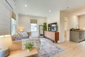 Tiny Home w/ Deck: Close to MSU Campus - Innenbereich
