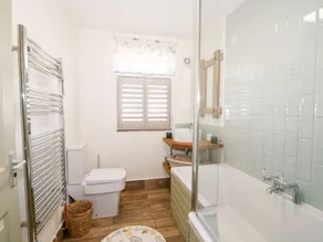 Giggling Goose Cottage - Badezimmer