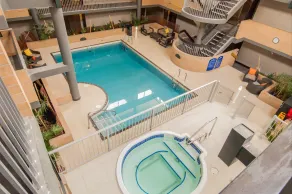 Best Western Plus Village Park Inn - Piscine