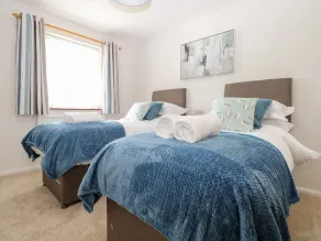 5 Sea Way - Room