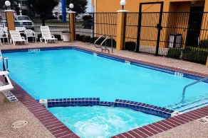 Quality Inn Hillsboro I-35 - Pool