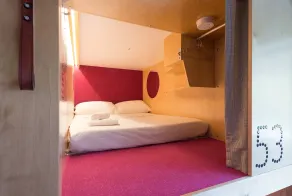 Pangea Pod Hotel - Chambre