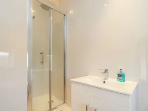 Rivendell - Bathroom