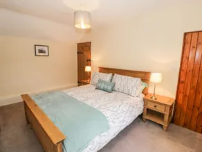 Llwyn Celyn - Interior