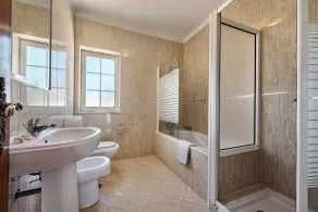 A Fantastic Place for Families, Hilton Hotel are and Close to Amenities - Salle de bain