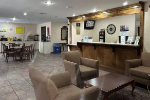 Days Inn & Suites by Wyndham Eunice - Lobby