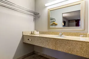 Econo Lodge Seymour - Salle de bain
