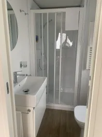 Functional Mini Luxury Lodges Near Camerino - Badeværelse
