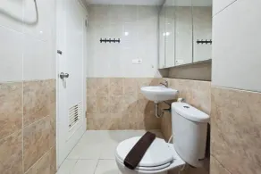 Cozy Living 1Br Apartment At Silkwood Residence - Baño
