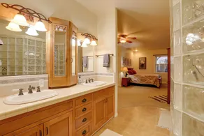 Templeton Ranch w/ Private Hot Tub & Deck! - Badeværelse