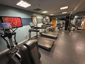 Best Western Premier Plainview-Long Island Hotel - Salle de remise en forme