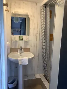 Logis Hôtel La Borie - Baño