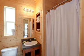 Lake Conroe RV & Camping Resort - Bathroom