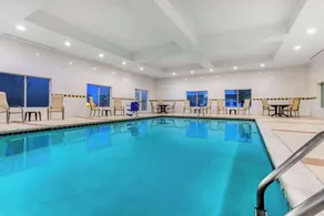 Spark by Hilton Plainfield Indianapolis - Piscina