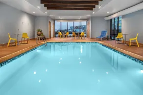 Home2 Suites by Hilton Indianapolis North at Intech Park - Piscina