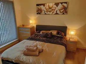 2 Bedroom Riverside Duplex Apartment St Neots Marina Area - Rom