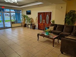 Clover Inn & Suites - Lobby