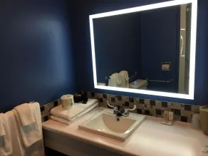 Annapolis Royal Inn & Suites - Bathroom