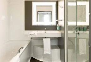 B&B HOTEL Paris Grand Roissy CDG Aéroport 4 étoiles - Badeværelse