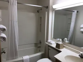 Super 8 by Wyndham Canonsburg/Pittsburgh Area - Salle de bain