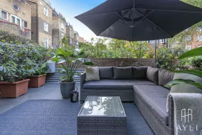 AYLI - Kensington - Room