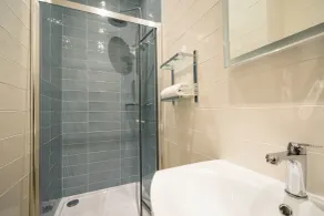 Nevins Newfield Inn Ltd - Bathroom
