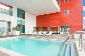 Courtyard by Marriott Santa Monica - Piscine