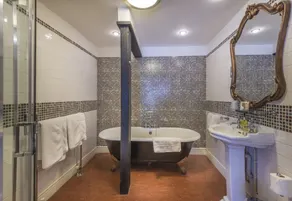 The Talbot Hotel, Oundle , Near Peterborough - The Coaching Inn Group - Bathroom