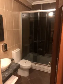 Izmit Saray Hotel - Bathroom
