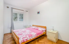 Stunning Home in Malinska With Wifi and 2 Bedrooms - Værelse