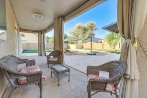 Pool & Patio: San Tan Valley Getaway! - Innvendig