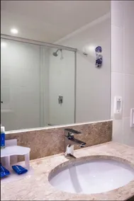 Holiday Inn Express - Farroupilha, um Hotel IHG - Bathroom